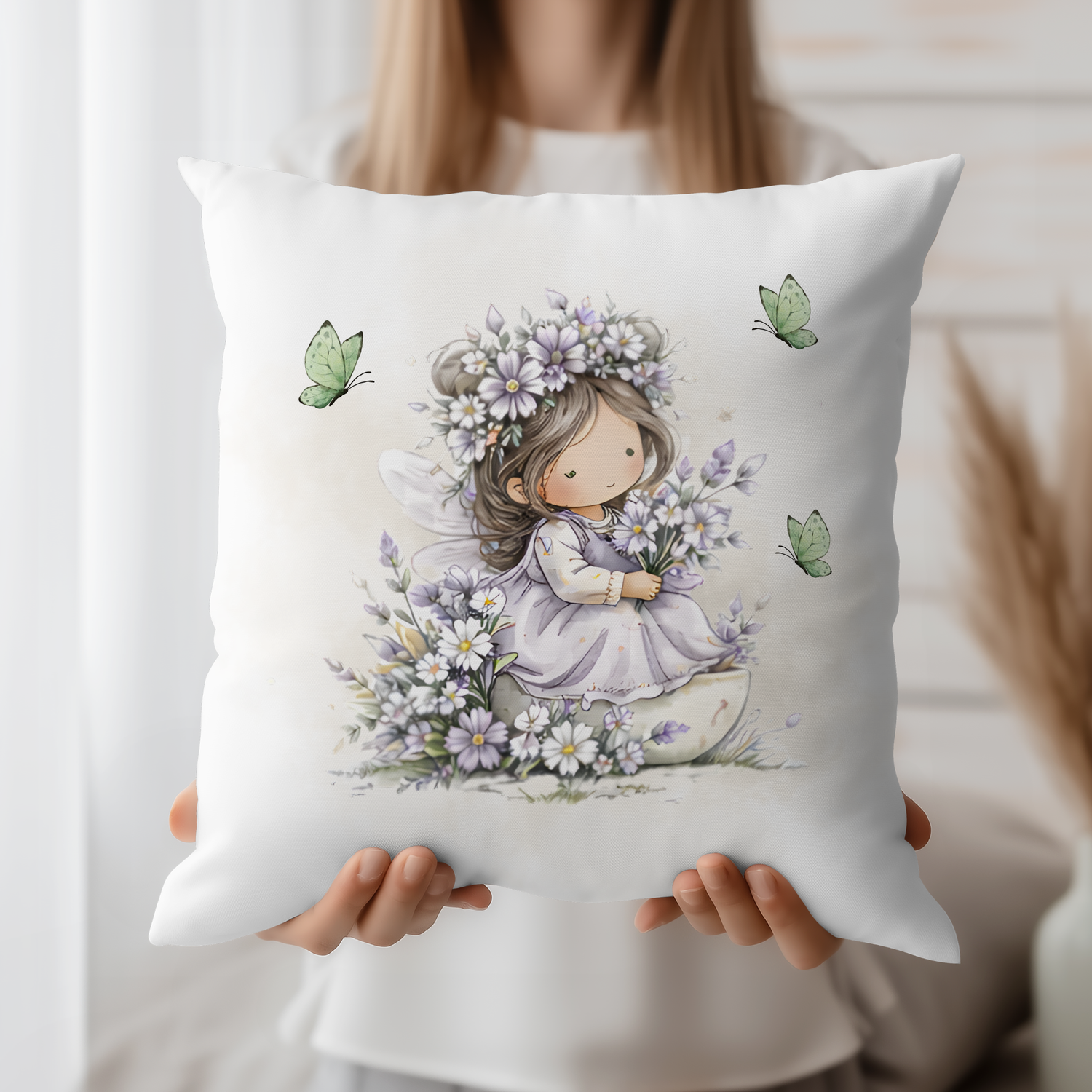 Nahaufnahme des hochwertigen Drucks auf dem Kissenbezug Kleines Blumenmädchen – kuschelweiches Material für Kinder.