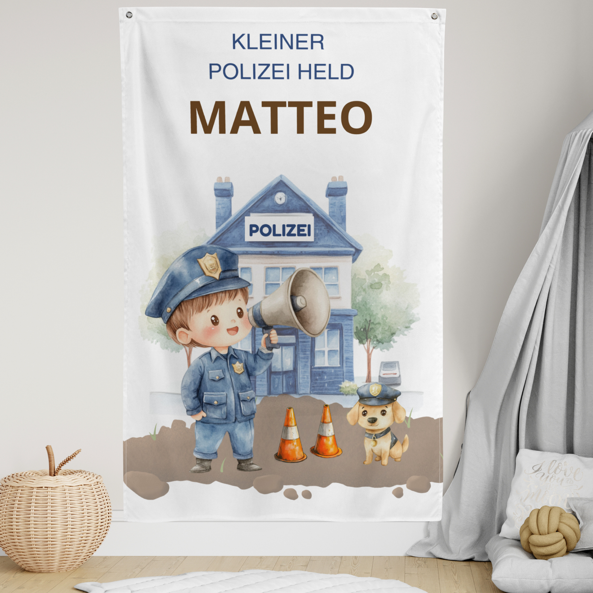 Detailansicht der blauen Polizeistation und eines niedlichen Polizeihundes mit Dienstmarke im Kinderzimmer-Design.