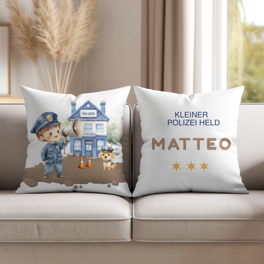 Einzigartiges Kinderzimmer-Kissen Kleiner Polizist mit handgezeichnetem Motiv – exklusive Deko von for little Moments