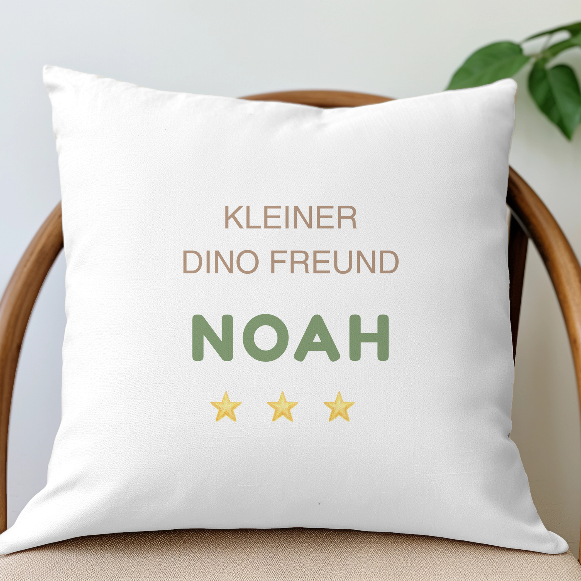 individuelle Geschenkidee zum Geburtstag oder zur Taufe – personalisiertes Namenskissen für kleine Dino-Fans und Entdecker.“