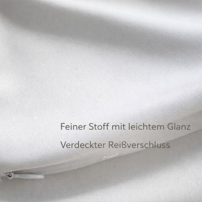 Detailansicht der weichen Stoffqualität und Verarbeitung des handgemachten  Kinder Kissens von for little moments